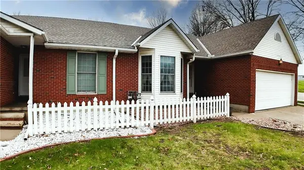 3902 Eastgate Drive, St Joseph, MO 64506