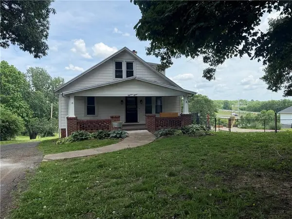 1815 S 41st Street, St Joseph, MO 64507