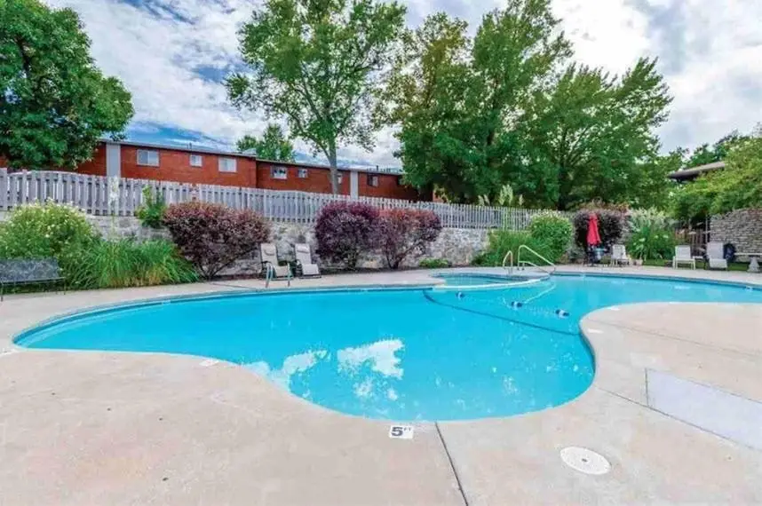 423 W 104th Street #C, Kansas City, MO 64114 - #2