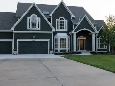 2315 Smokey Hill Drive, Lee's Summit, MO 64086