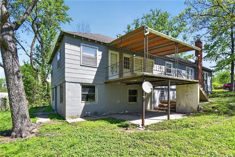 1422 S Maywood Avenue, Independence, MO 64052 - #2