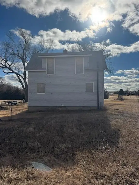 201 E 5th Street, Gove City, KS 67736 - #3