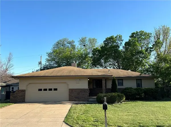 2436 Village Lane, Salina, KS 67401