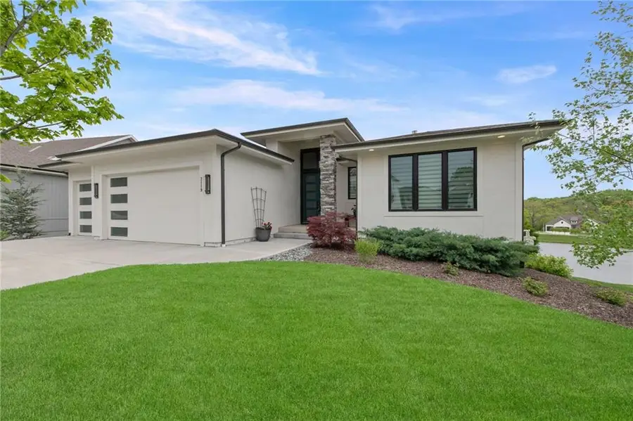 7119 Gillette Street, Shawnee, KS 66216 - #3