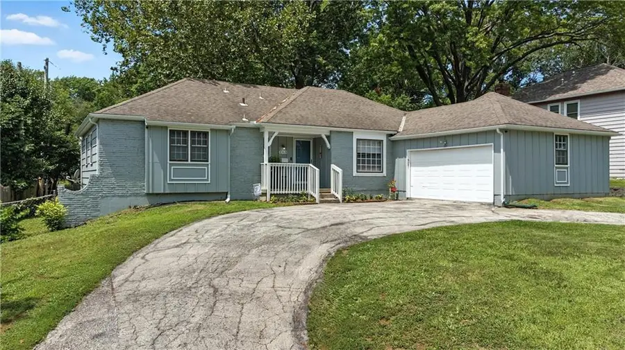 10538 Cleveland Avenue, Kansas City, MO 64137 - #2