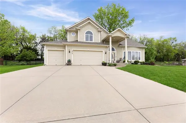 1414 N 151 Terrace, Basehor, KS 66007
