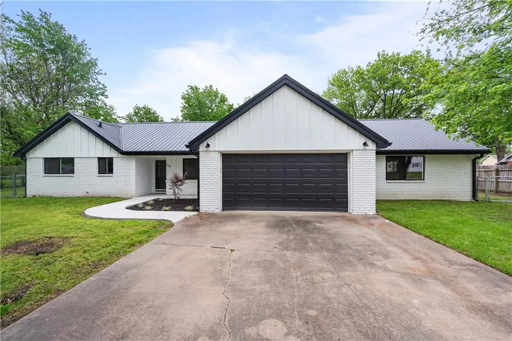 1120 30th Drive, Parsons, KS 67357 - #1