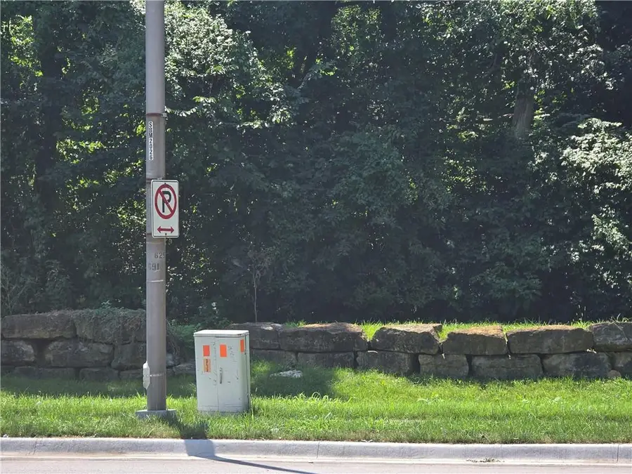 601 E 85th Street, Kansas City, MO 64131 - #2