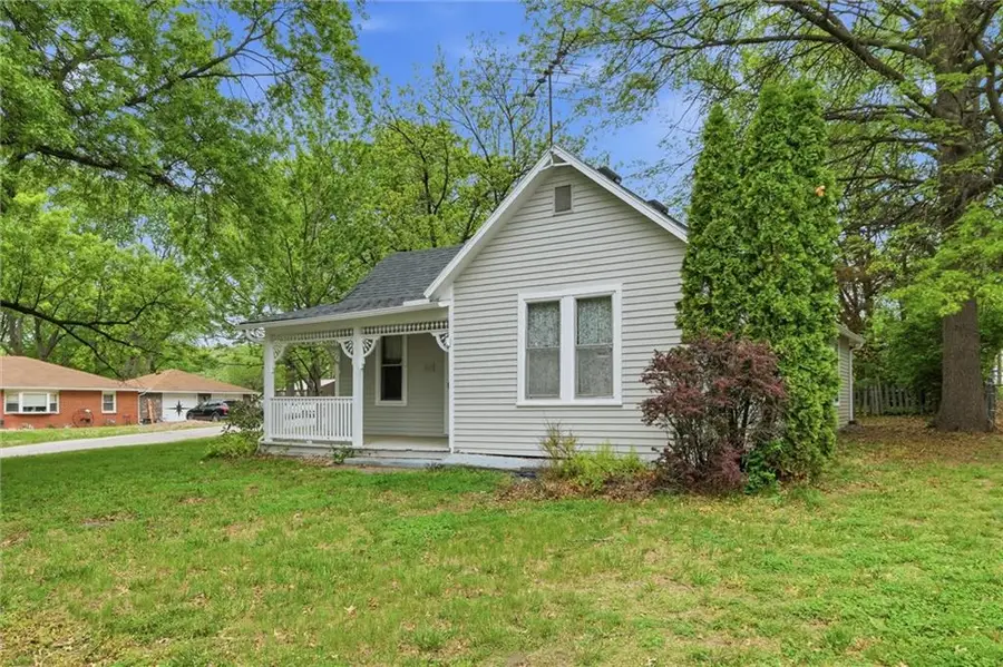 840 Limit Street, Leavenworth, KS 66048 - #2