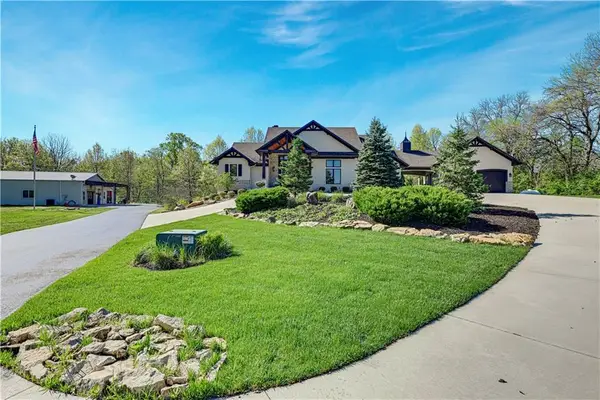 18665 W 183rd Street, Olathe, KS 66062