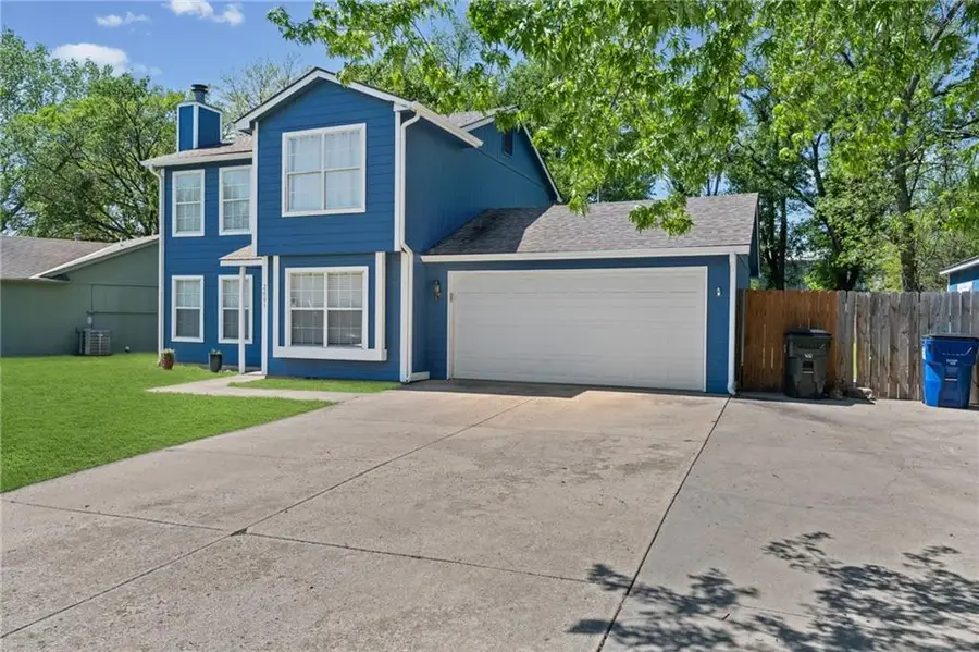 2601 Harper Street, Lawrence, KS 66046 - #2