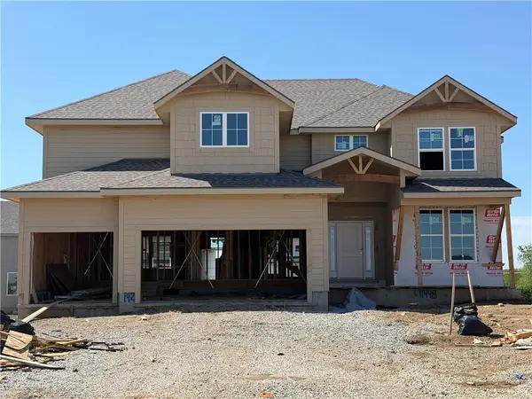 11448 S Emerald Street, Olathe, KS 66061
