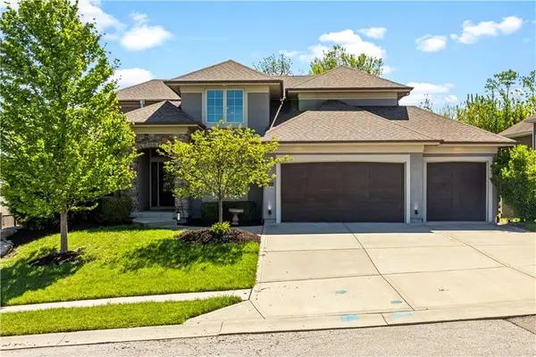 1104 Lakecrest Circle, Raymore, MO 64083