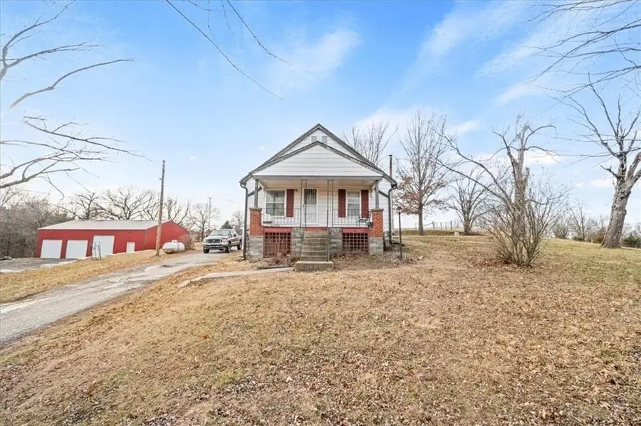 100 N 94th Street, Edwardsville, KS 66111 - #2