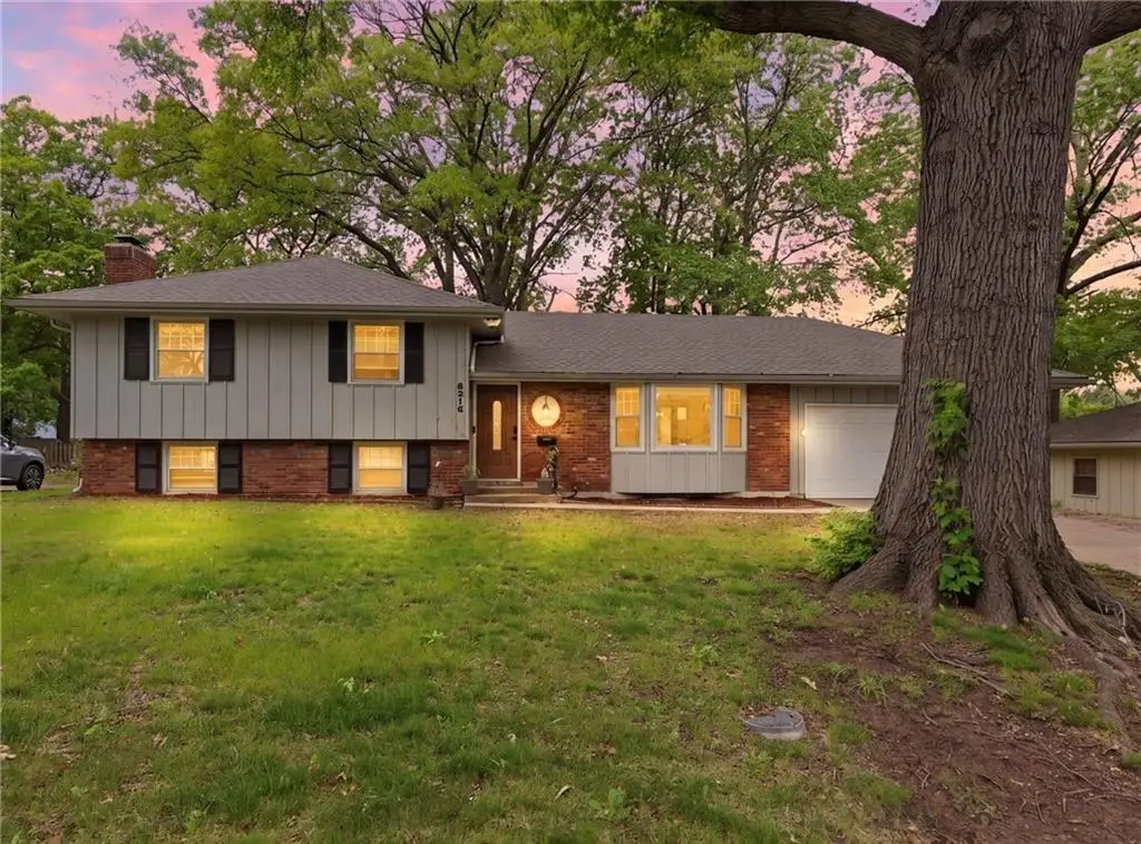 6316 Hedges Avenue, Raytown, MO 64133 - #1