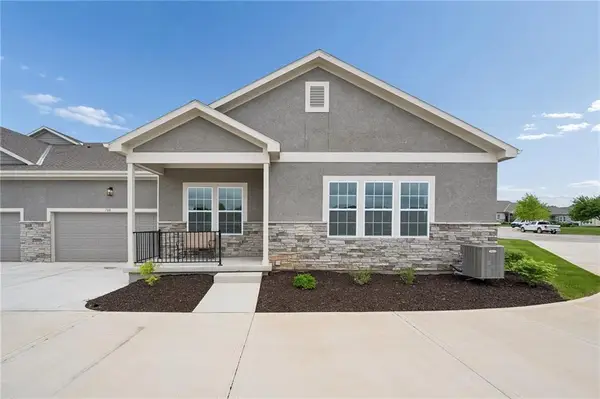11901 S Tallgrass Drive #700, Olathe, KS 66061