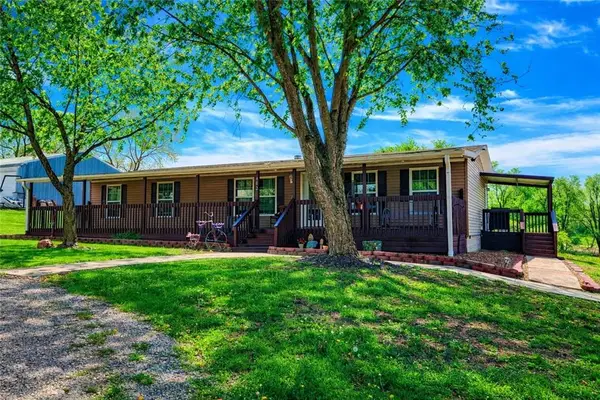 402 W Corrine Street, Gallatin, MO 64640