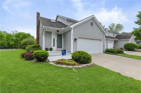 10715 W 116th Terrace, Overland Park, KS 66210