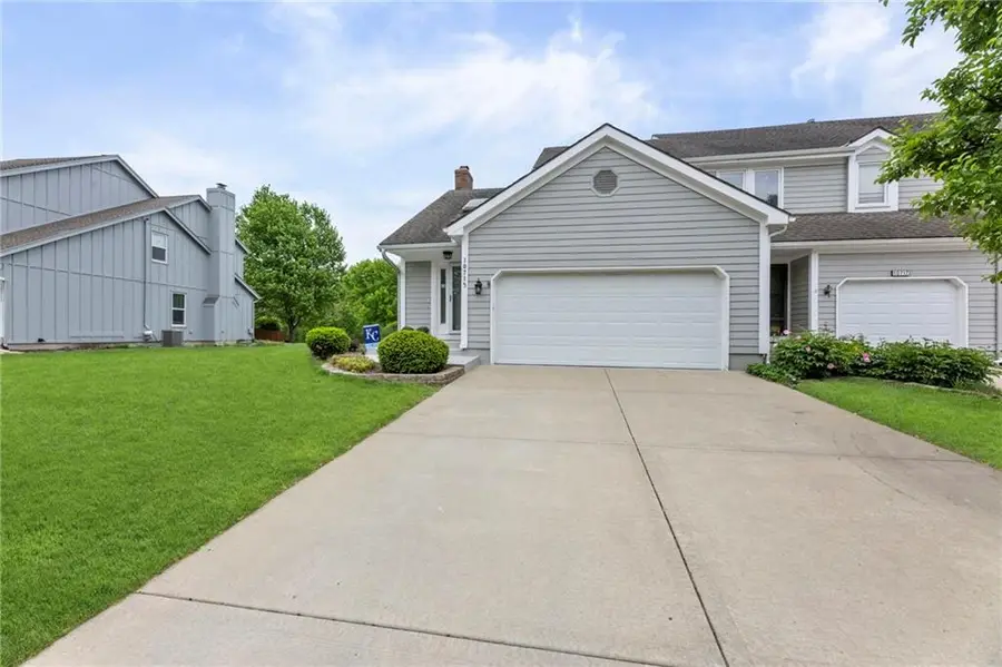 10715 W 116th Terrace, Overland Park, KS 66210 - #2
