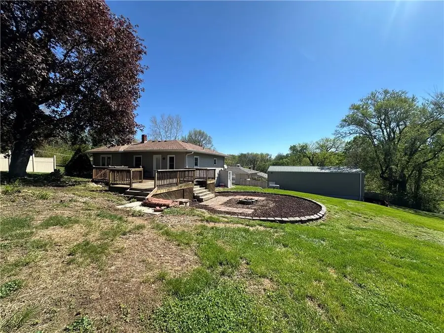 2720 Blackwell Road, Saint Joseph, MO 64505 - #2