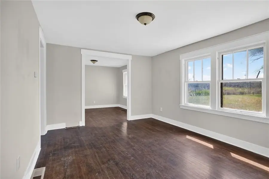 8405 Wabash Avenue, Kansas City, MO 64132 - #2