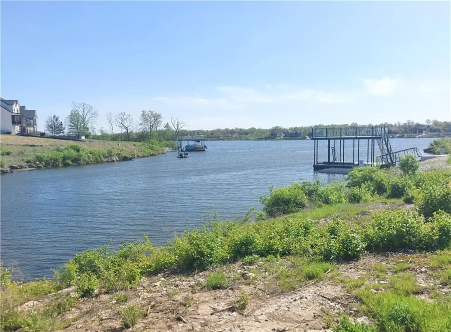 18 Checotah Bluffs Circle, Lake Winnebago, MO 64034 - #2