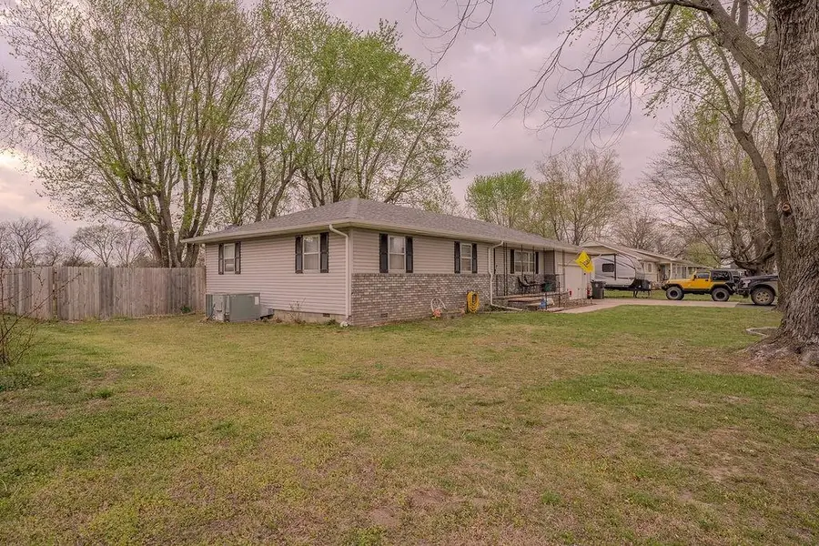 804 N 8th Street, Chetopa, KS 67336 - #3
