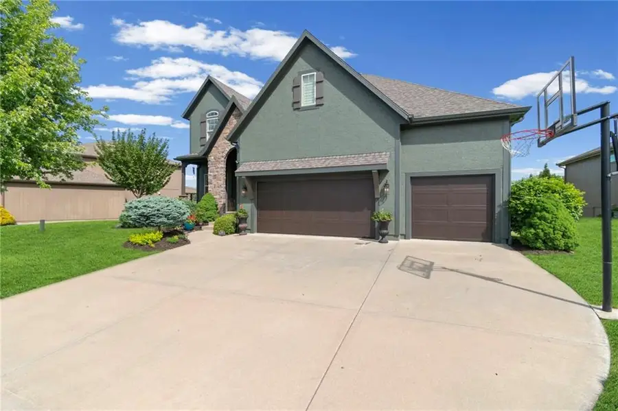 6484 N Whitetail Way, Parkville, MO 64152 - #3