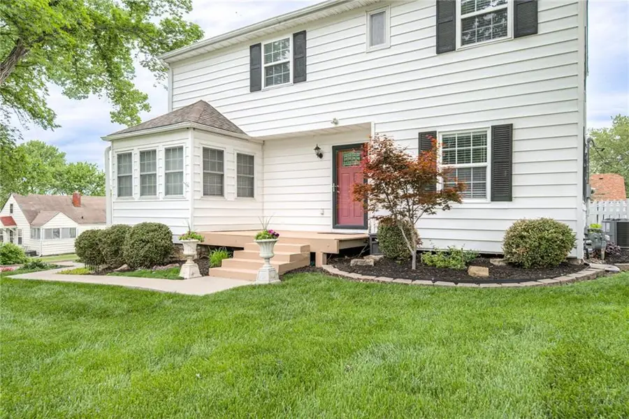 920 County Line Road, Kansas City, KS 66103 - #2