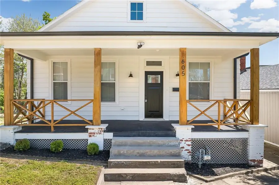 605 N 12th Street, Saint Joseph, MO 64501 - #2