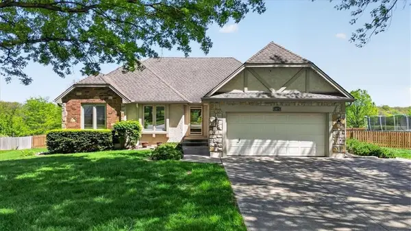 4933 SW Raintree Parkway, Lee's Summit, MO 64082