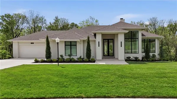7300 NW Pampas Lane, Parkville, MO 64152