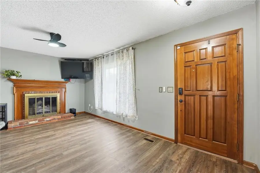 8035 N Garfield Avenue, Kansas City, MO 64118 - #2