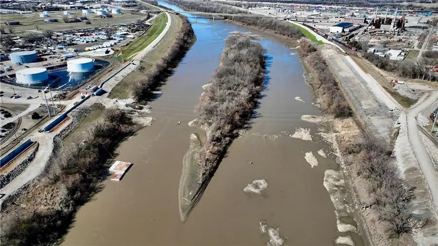 900 S 18th Street, Kansas City, KS 66105 - #2