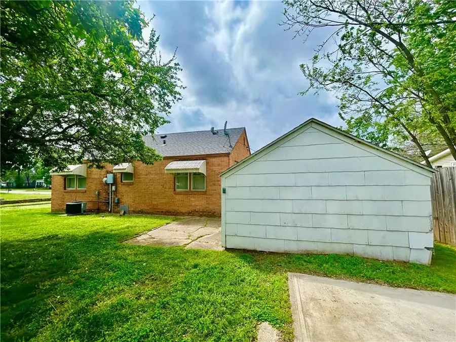 621 S Cedar Street, Nevada, MO 64772 - #2