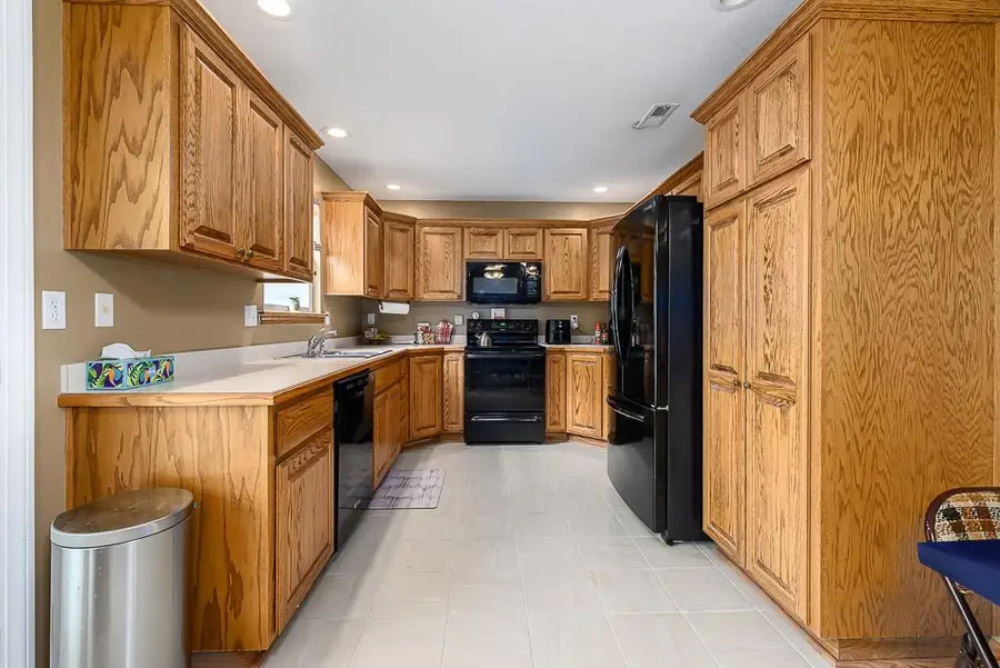 101 S Delaware Street, Tonganoxie, KS 66086 - #3