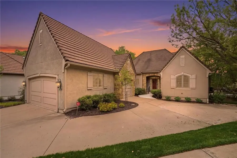 11357 Buena Vista Street, Leawood, KS 66211 - #2