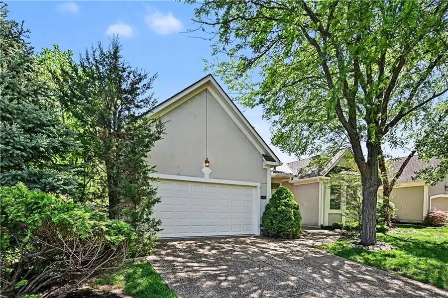 12623 Cedar Street, Leawood, KS 66209 - #2