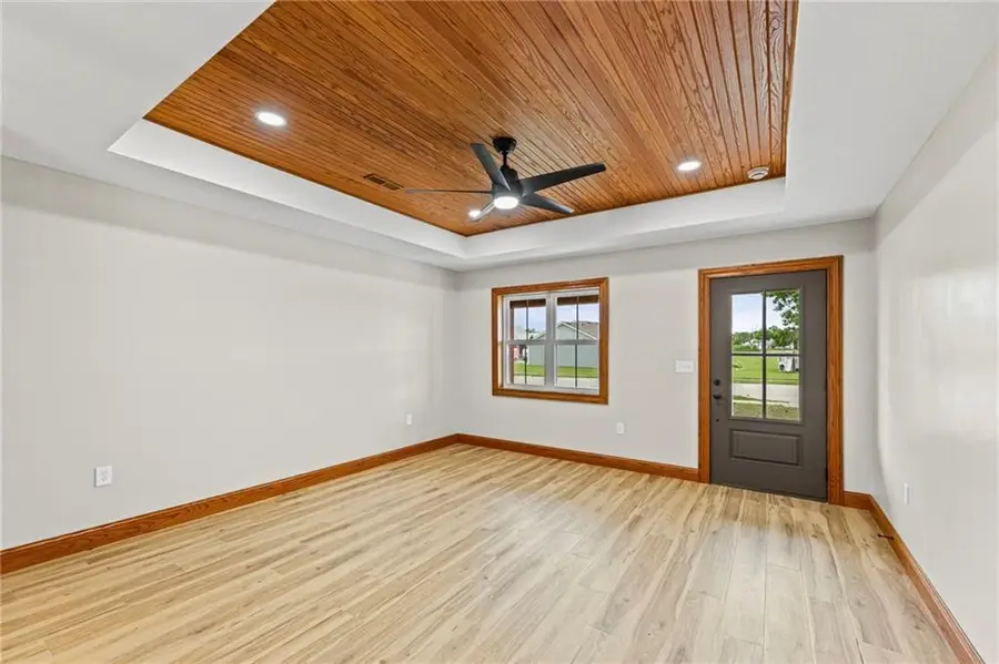 504 Mcguire Drive, Iola, KS 66749 - #3
