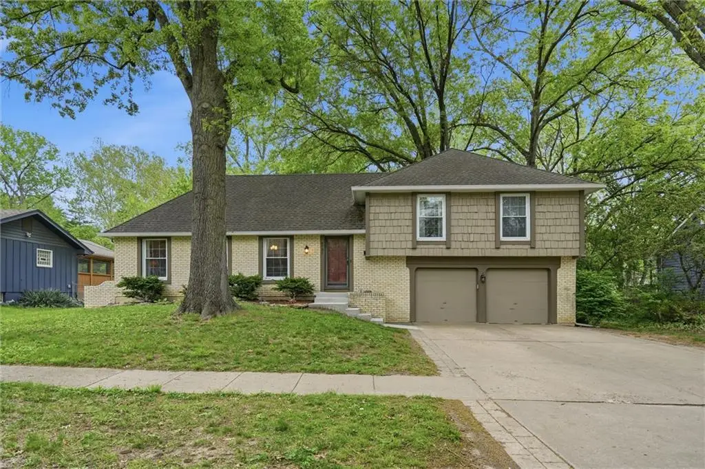 9731 Roe Avenue, Overland Park, KS 66207 - #1