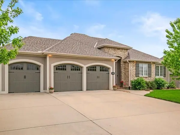 2600 NE Amanda Lane, Blue Springs, MO 64029