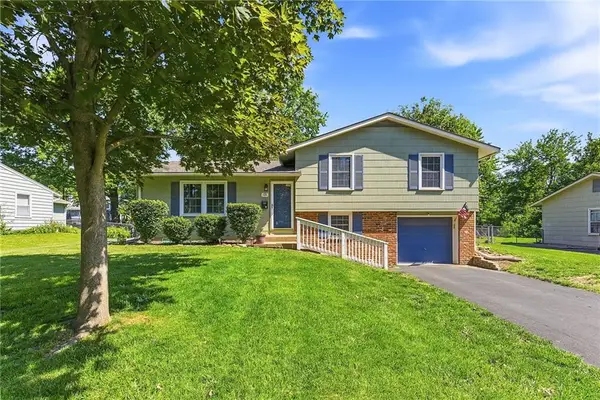 12116 W 68th Street, Shawnee, KS 66216