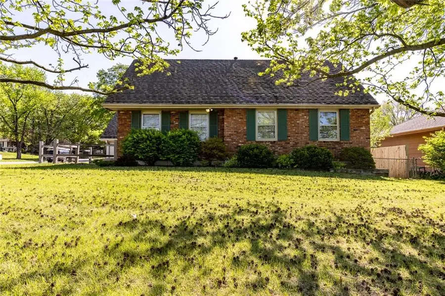 6711 N Indiana Avenue, Gladstone, MO 64119 - #3