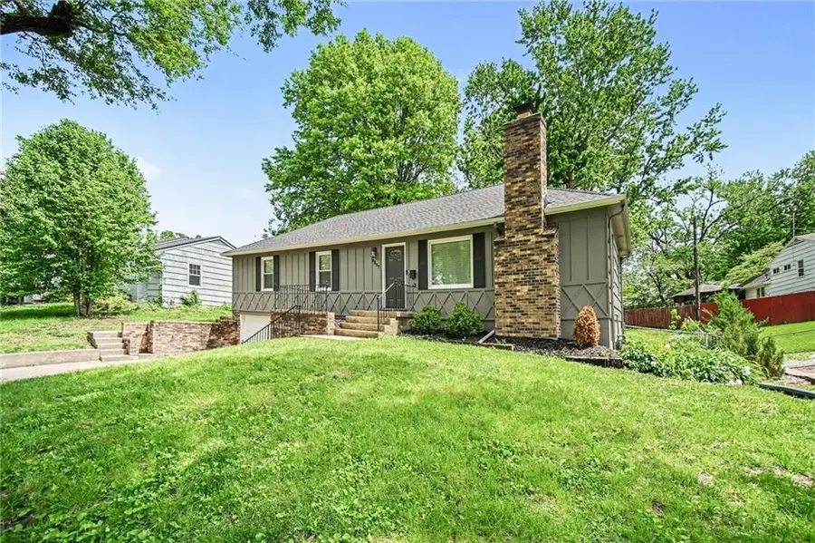 9237 Mackey Street, Overland Park, KS 66212 - #3