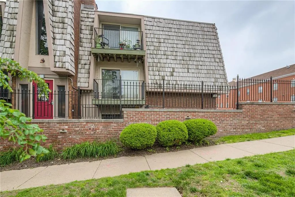3602 Gillham Road #4, Kansas City, MO 64111 - #1