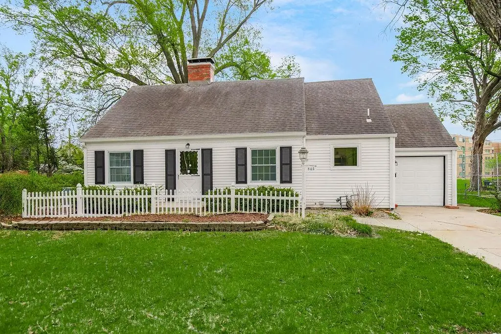 845 E 77th Street, Kansas City, MO 64131 - #1