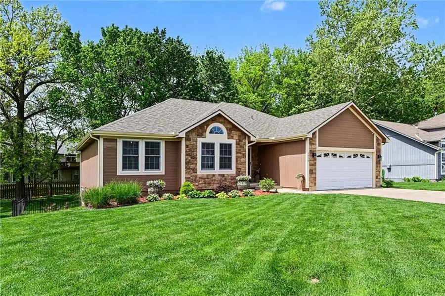 1550 S 104th Terrace, Edwardsville, KS 66111 - #2