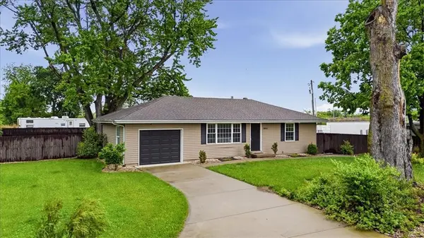 2450 Lowenstein Drive, Lee's Summit, MO 64081
