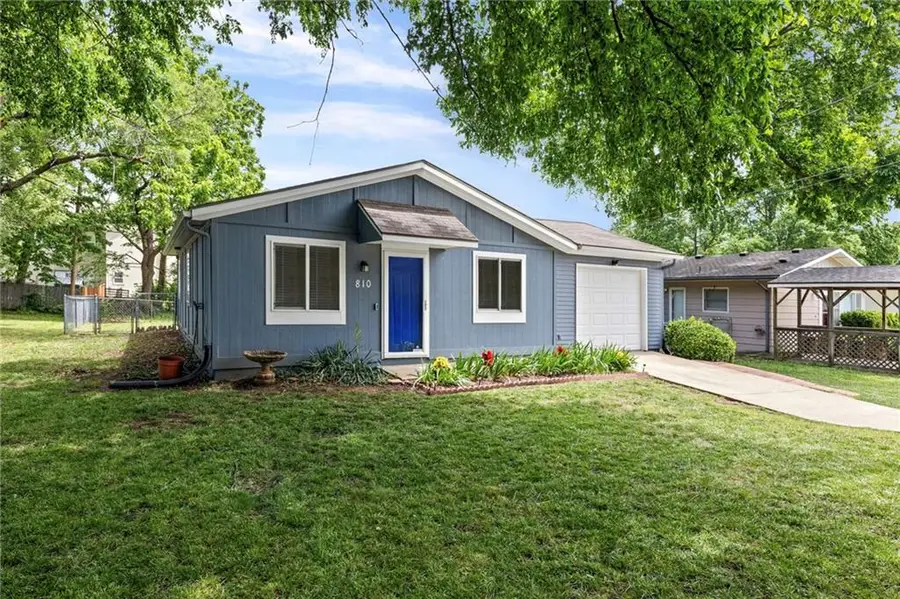 810 N Iowa Street, Olathe, KS 66061 - #3