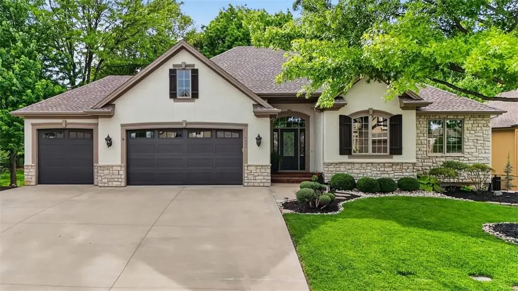 4404 NE Georgian Drive, Lees Summit, MO 64064 - #1